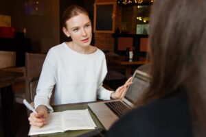 Persönliche Beratung bleibt deutschen Versicherungskunden wichtig